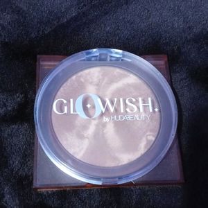 Huda Beauty Glow Wish Bronzer